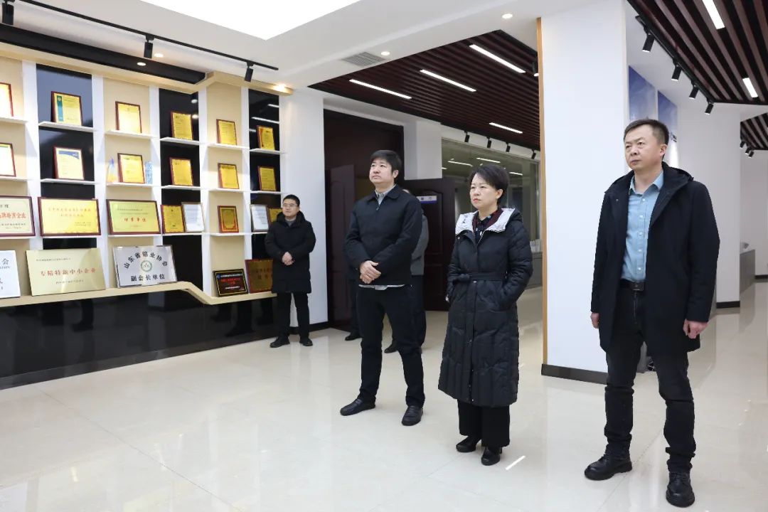 鄒平市委常委、副市長陳靜來山東三星集團調(diào)研