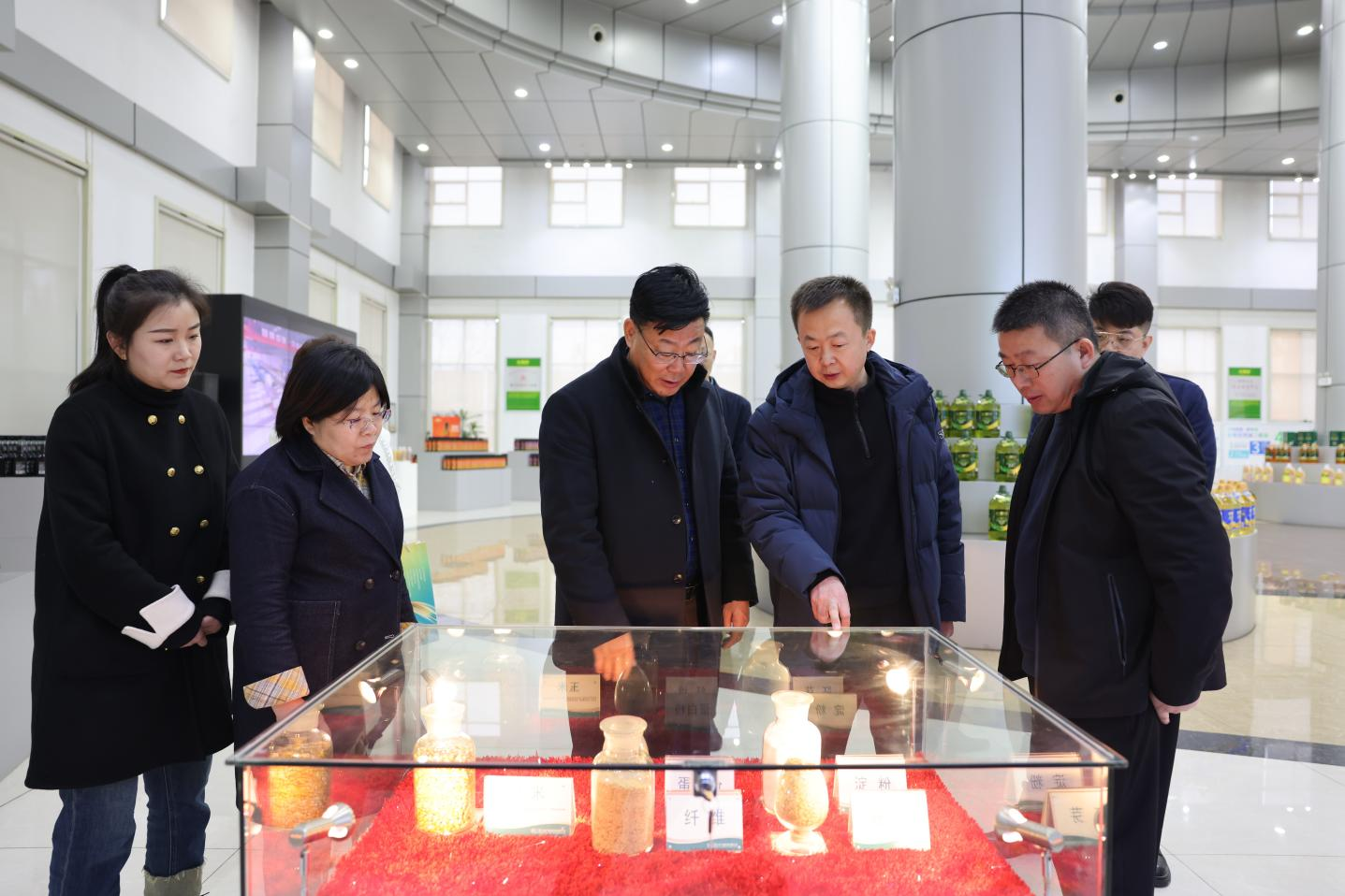 滕州市商務和投資促進局來山東三星集團參觀考察