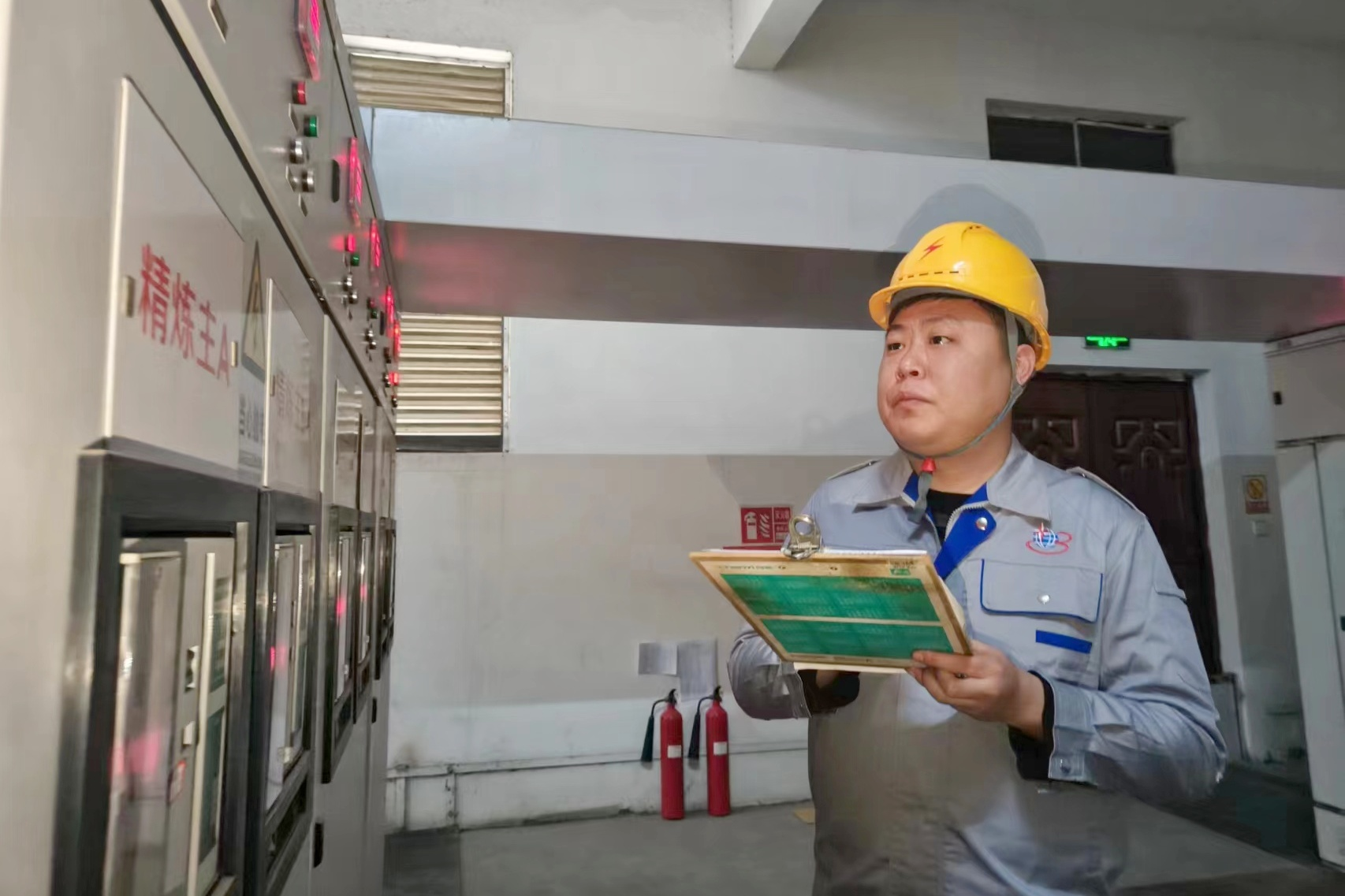 技能先鋒|“電力尖兵”柏萬福