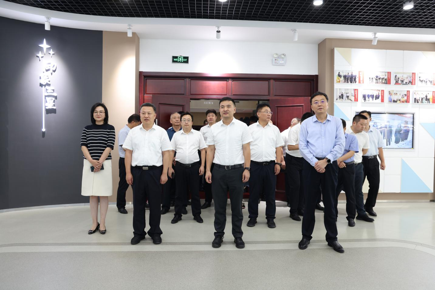 奉節(jié)縣委副書記、縣長鞏義勝一行來山東三星集團考察