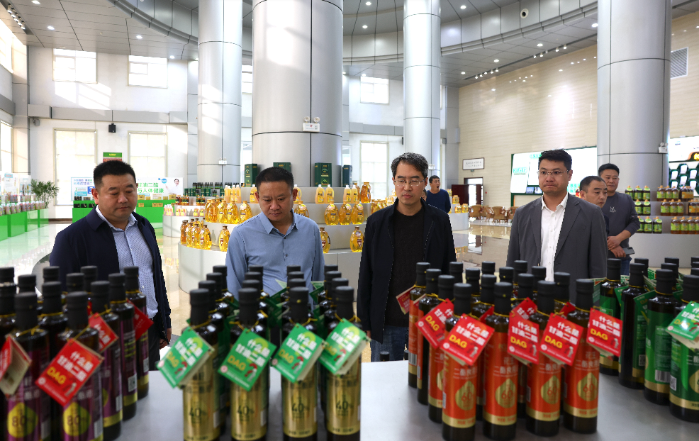 河南省舞鋼市糧食儲備中心考察組來山東三星集團(tuán)考察