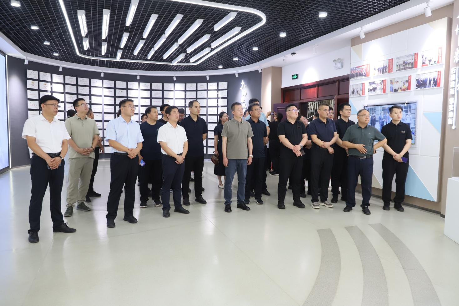 濟(jì)寧市委社會(huì)工作部來山東三星集團(tuán)考察學(xué)習(xí)