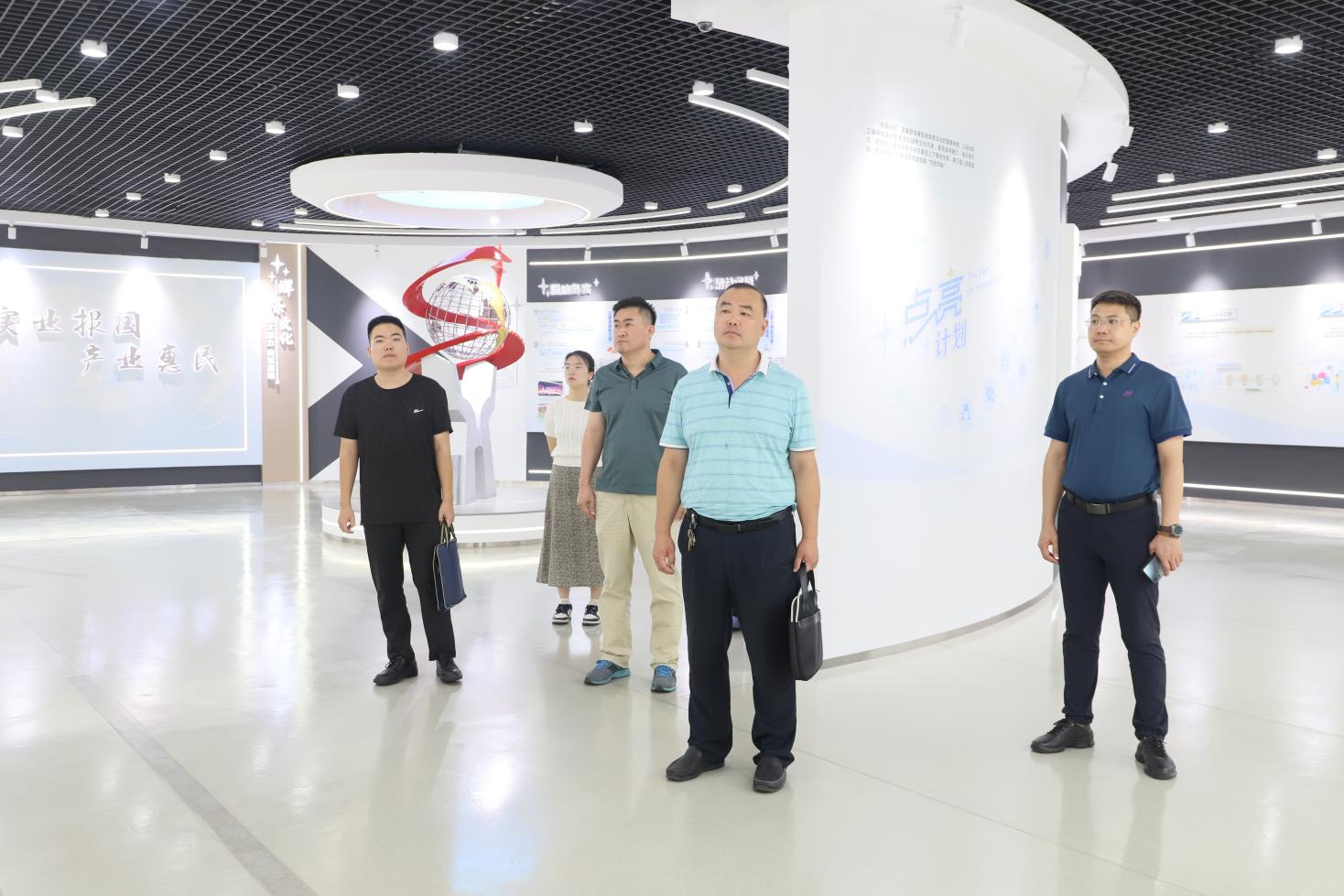 鄒平市委社會(huì)工作部來(lái)山東三星集團(tuán)參觀交流