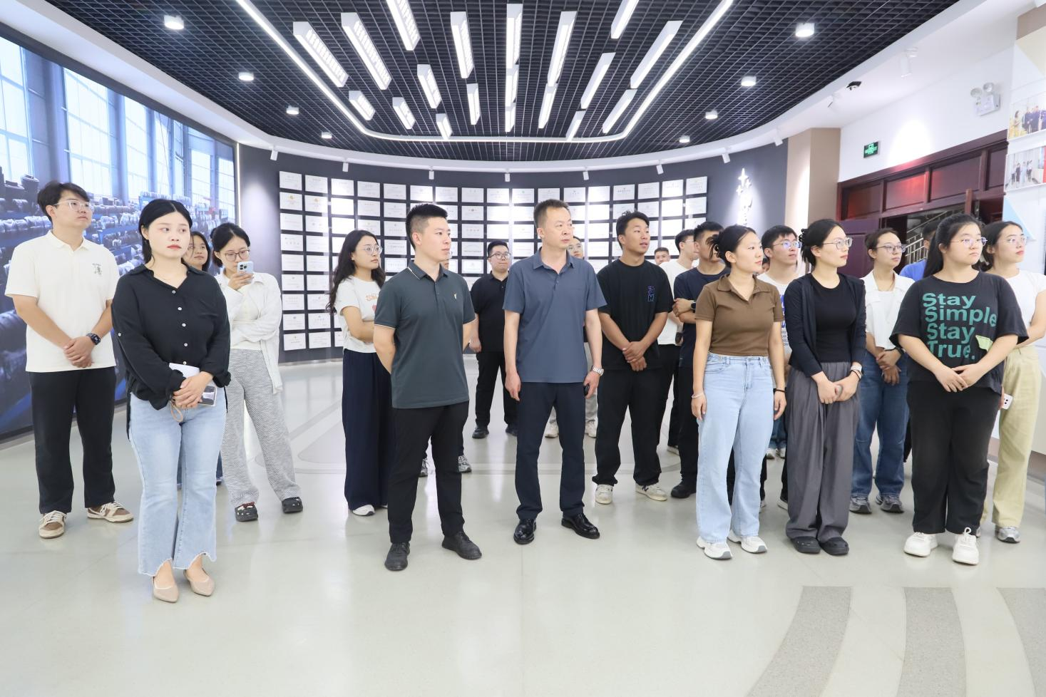 韓店鎮(zhèn)青年干部來山東三星集團(tuán)參觀