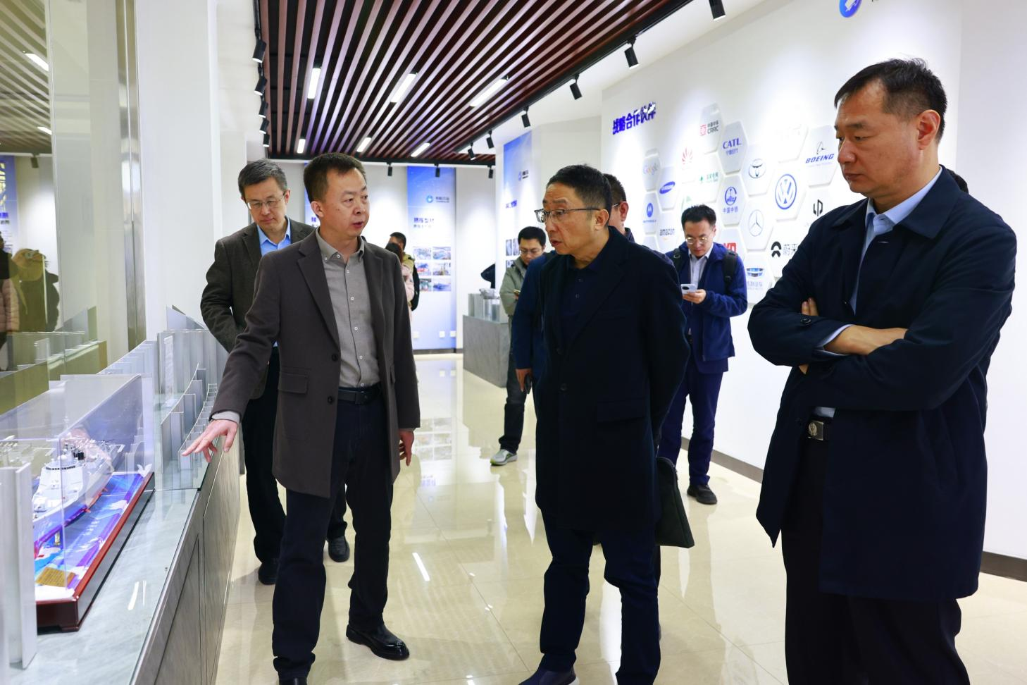 山東省工信廳、省冶金工業(yè)規(guī)劃研究院一行來山東三星集團(tuán)調(diào)研